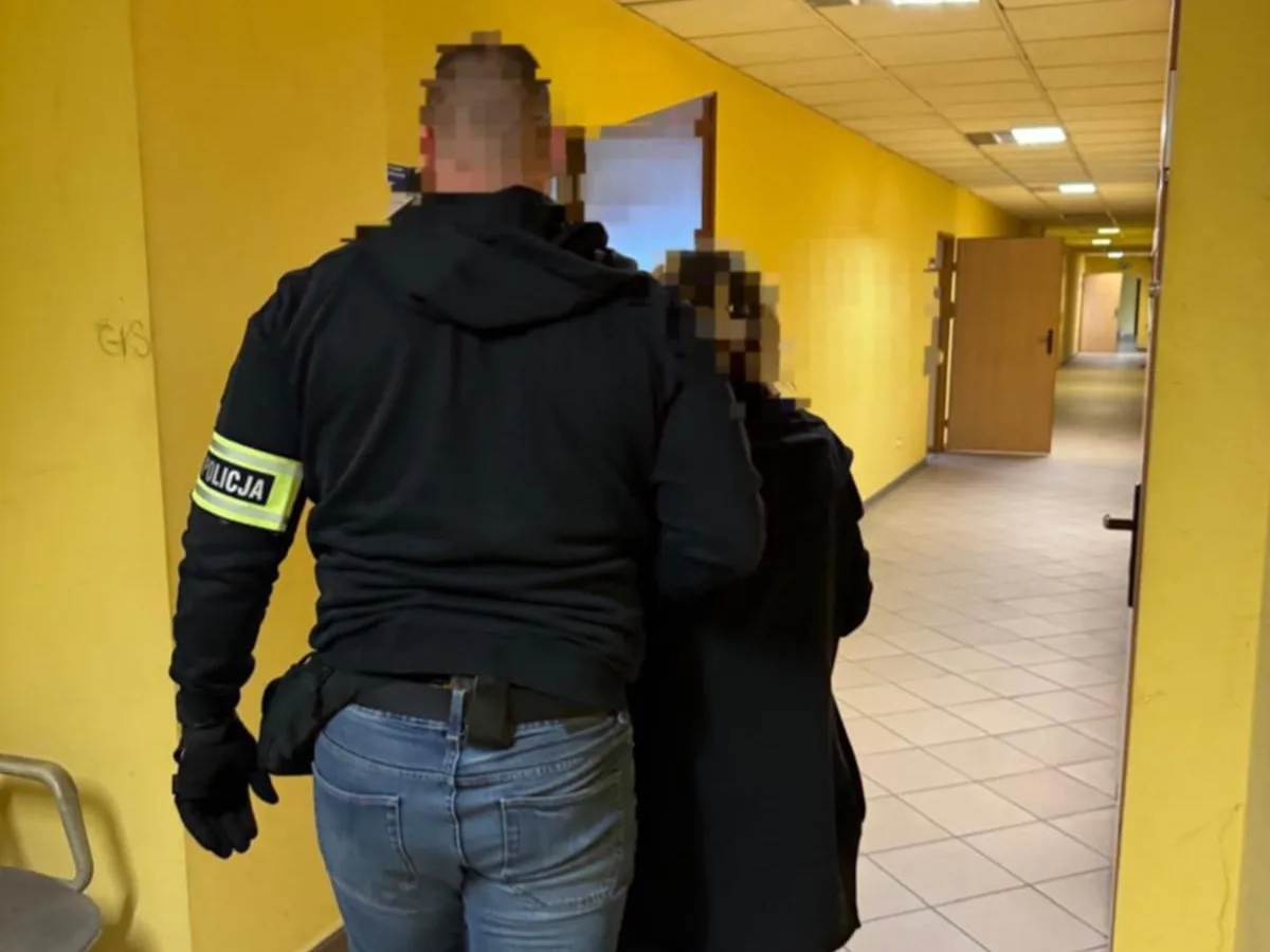 Zatrzymanie opiekunki za kradzież biżuterii o wartości 15 tysięcy złotych