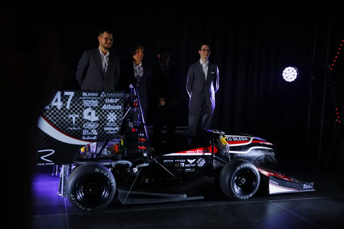 Politechnika Śląska zaprezentowała nowy elektryczny bolid SW-06