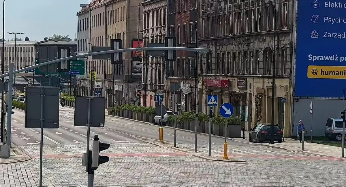Prace gwarancyjne na skrzyżowaniu Zwycięstwa i Bohaterów Getta Warszawskiego