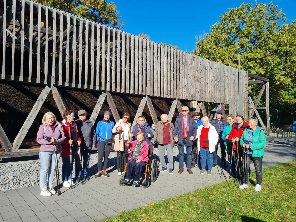 Bezpłatne spacery nordic walking dla seniorów w Gliwicach