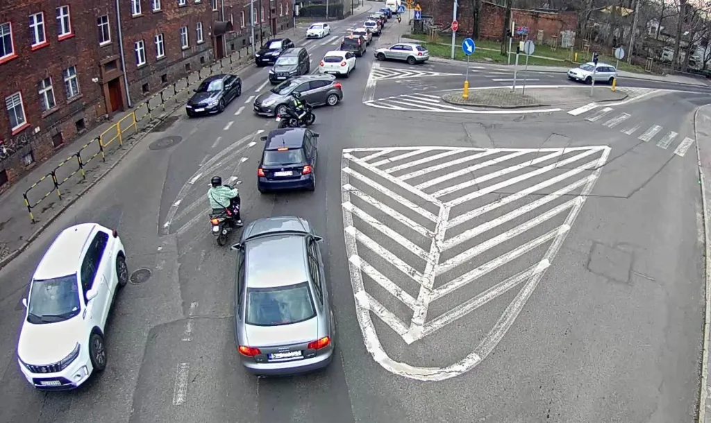 Apel do kierowców: nie blokujcie skrzyżowania Sikorskiego i Wielickiej w Gliwicach