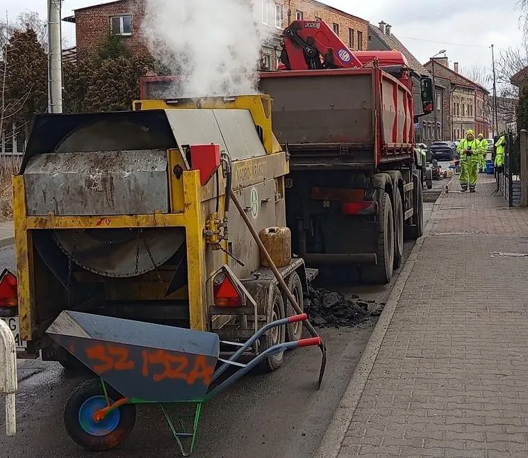 Bieżące naprawy nawierzchni w Gliwicach: prace na kilku ulicach i trasach