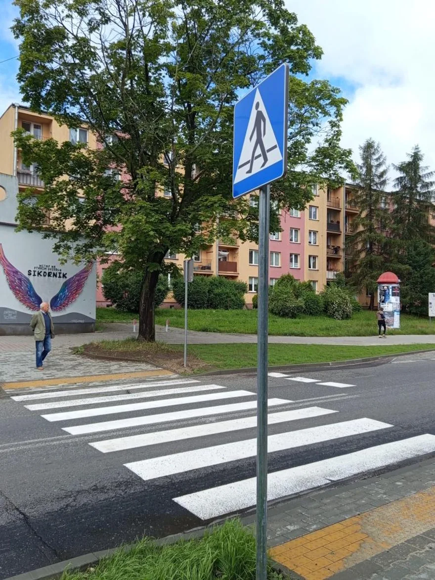 Nowe przejście dla pieszych przy ul. Czapli w Sikorniku