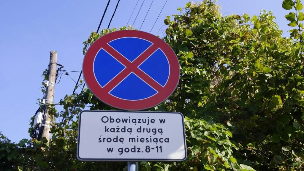 Nowe lokalizacje czasowych zakazów zatrzymywania w Łabędach