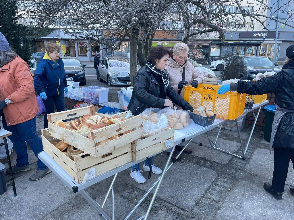 Mobilna Stacja Pomocy w Gliwicach: w czwartki wsparcie i ciepły posiłek na Placu Krakowskim