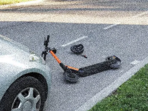 Hulajnoga elektryczna: czym jest, wymagane wyposażenie i kto może nią jeździć po zmianach przepisów